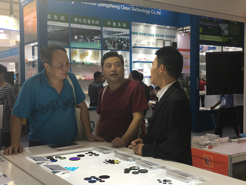 給客戶講解產(chǎn)品 給客戶講解產(chǎn)品